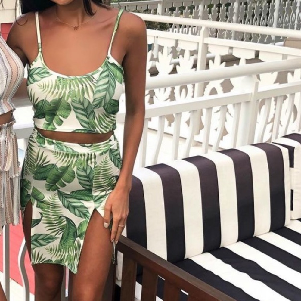 Missguided Palm Leaf Crop Top and Skirt Set
